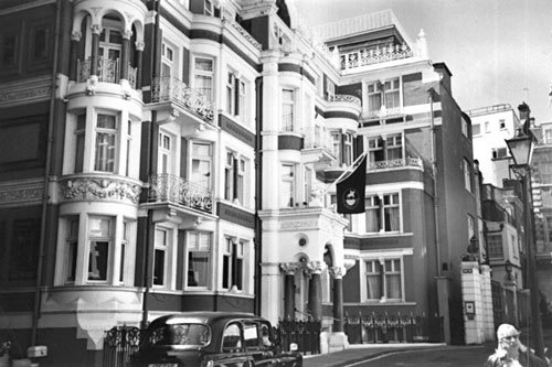 Иллюстрация к книге — Сидней Рейли. Подлинная история «короля шпионов» [i_094.jpg]