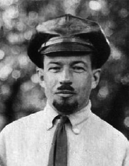 Иллюстрация к книге — Тайна гибели Сергея Есенина. «Черный человек» из ОГПУ [i_012.jpg]