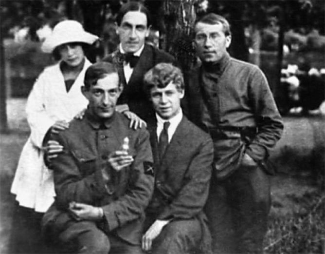 Иллюстрация к книге — Тайна гибели Сергея Есенина. «Черный человек» из ОГПУ [i_027.jpg]