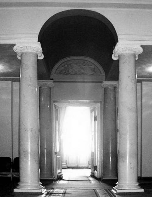 Иллюстрация к книге — Строгоновы. 500 лет рода. Выше только цари [i_084.jpg]