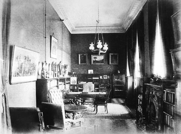 Иллюстрация к книге — Строгоновы. 500 лет рода. Выше только цари [i_160.jpg]