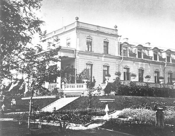 Иллюстрация к книге — Строгоновы. 500 лет рода. Выше только цари [i_198.jpg]