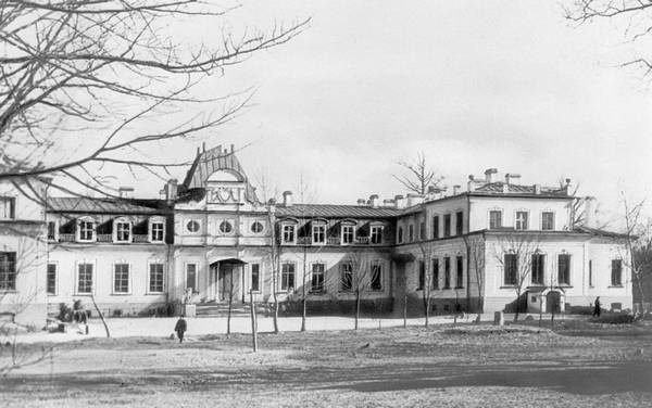 Иллюстрация к книге — Строгоновы. 500 лет рода. Выше только цари [i_199.jpg]