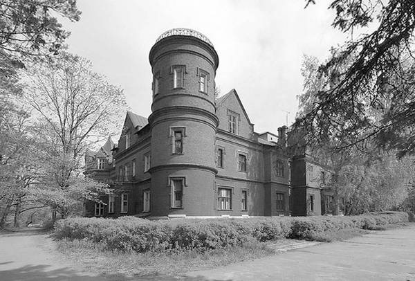 Иллюстрация к книге — Строгоновы. 500 лет рода. Выше только цари [i_226.jpg]