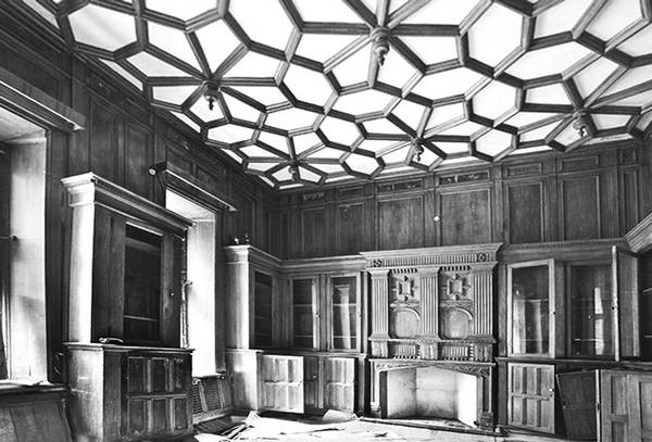 Иллюстрация к книге — Строгоновы. 500 лет рода. Выше только цари [i_227.jpg]