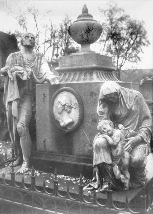 Иллюстрация к книге — Строгоновы. 500 лет рода. Выше только цари [i_260.jpg]