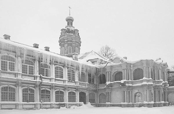 Иллюстрация к книге — Строгоновы. 500 лет рода. Выше только цари [i_263.jpg]