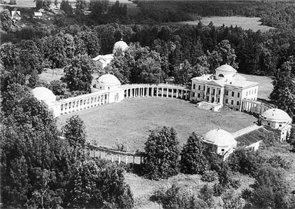 Иллюстрация к книге — Строгоновы. 500 лет рода. Выше только цари [i_322.jpg]