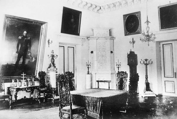 Иллюстрация к книге — Строгоновы. 500 лет рода. Выше только цари [i_336.jpg]