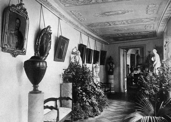 Иллюстрация к книге — Строгоновы. 500 лет рода. Выше только цари [i_337.jpg]