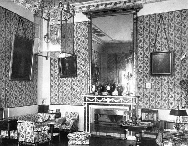 Иллюстрация к книге — Строгоновы. 500 лет рода. Выше только цари [i_368.jpg]