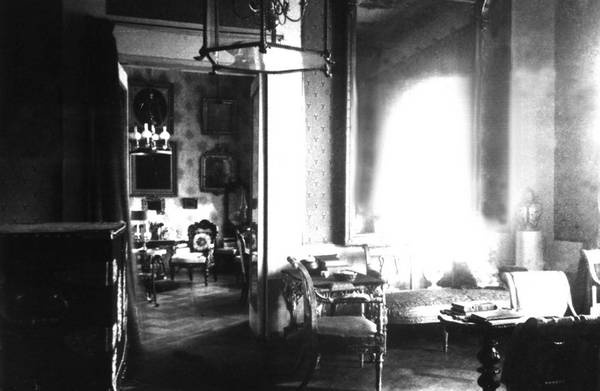 Иллюстрация к книге — Строгоновы. 500 лет рода. Выше только цари [i_379.jpg]