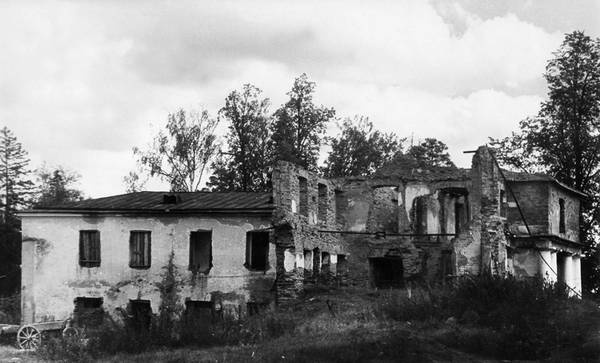 Иллюстрация к книге — Строгоновы. 500 лет рода. Выше только цари [i_386.jpg]