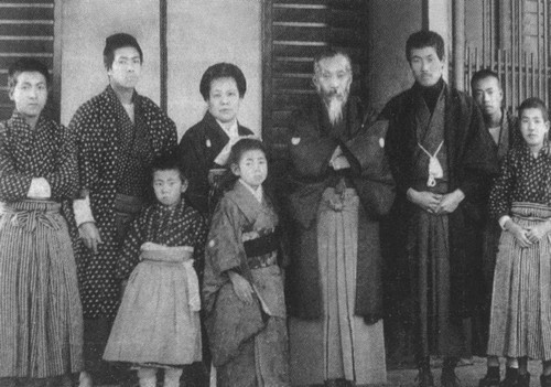 Иллюстрация к книге — Роман Ким [i_016.jpg]