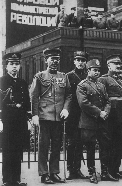 Иллюстрация к книге — Роман Ким [i_041.jpg]