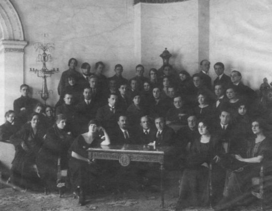 Иллюстрация к книге — Таиров [i_040.jpg]