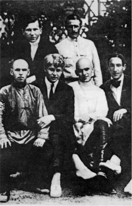 Иллюстрация к книге — Сергей Есенин. Биография [i_129.jpg]