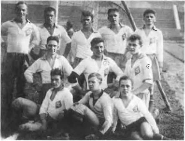 Иллюстрация к книге — Александр Коротков [i_018.jpg]