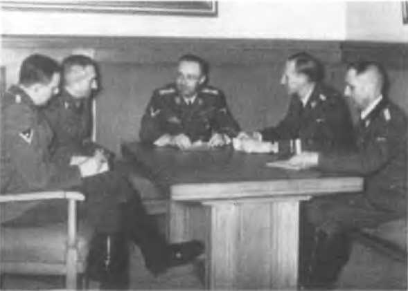 Иллюстрация к книге — Александр Коротков [i_057.jpg]