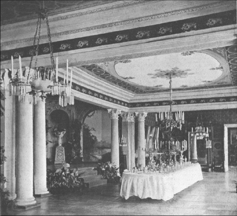 Иллюстрация к книге — Хищницы [i_004.jpg]