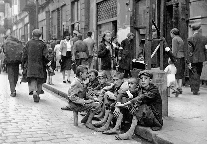 Иллюстрация к книге — Храброе сердце Ирены Сендлер [i_006.jpg]