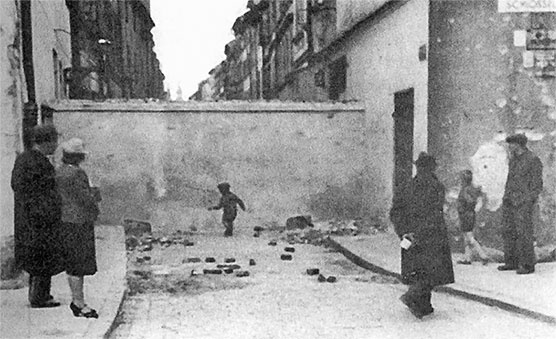 Иллюстрация к книге — Храброе сердце Ирены Сендлер [i_007.jpg]