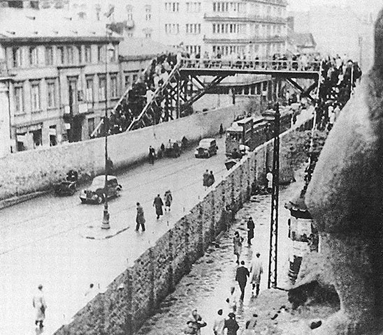 Иллюстрация к книге — Храброе сердце Ирены Сендлер [i_009.jpg]