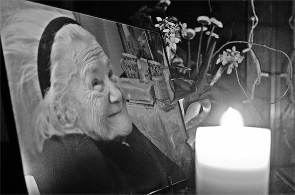 Иллюстрация к книге — Храброе сердце Ирены Сендлер [i_020.jpg]