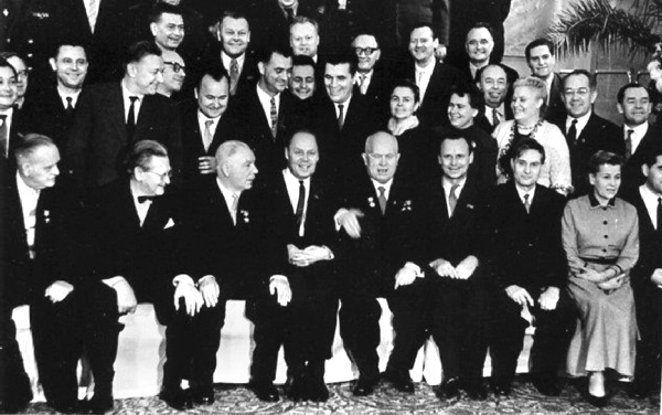 Иллюстрация к книге — Екатерина Фурцева. Главная женщина СССР [i_016.jpg]