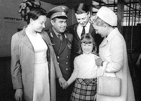 Иллюстрация к книге — Екатерина Фурцева. Главная женщина СССР [i_029.jpg]