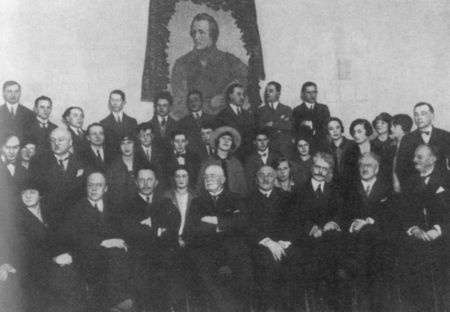 Иллюстрация к книге — Шостакович [i_020.jpg]