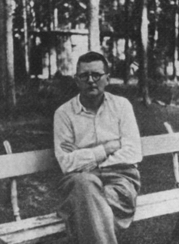 Иллюстрация к книге — Шостакович [i_038.jpg]