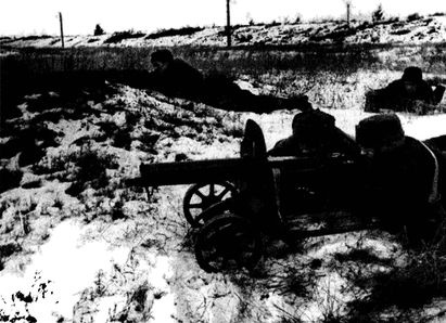 Иллюстрация к книге — Их послал на смерть Жуков? Гибель армии генерала Ефремова [i_011.jpg]