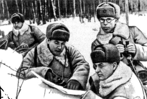 Иллюстрация к книге — Их послал на смерть Жуков? Гибель армии генерала Ефремова [i_023.jpg]