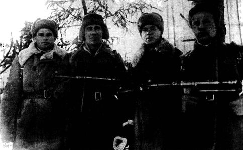 Иллюстрация к книге — Их послал на смерть Жуков? Гибель армии генерала Ефремова [i_065.jpg]