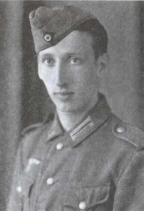 Иллюстрация к книге — Сквозь ад за Гитлера [i_001.jpg]