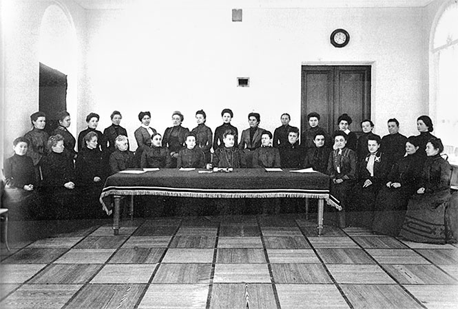 Иллюстрация к книге — Смольный институт. Дневники воспитанниц [i_006.jpg]