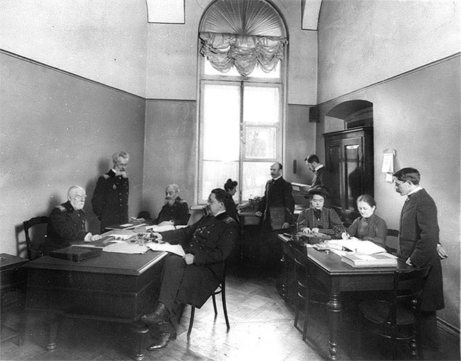 Иллюстрация к книге — Смольный институт. Дневники воспитанниц [i_022.jpg]