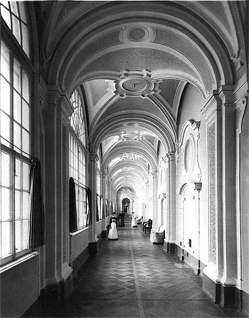 Иллюстрация к книге — Смольный институт. Дневники воспитанниц [i_027.jpg]