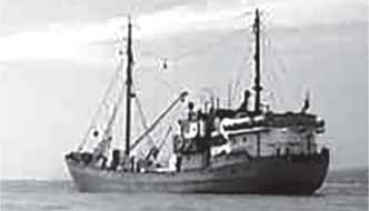 Иллюстрация к книге — Полвека в океане. История рыбных промыслов Дальнего Востока в рассказах, очерках, репортажах [i_001.jpg]