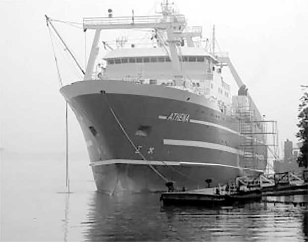 Иллюстрация к книге — Полвека в океане. История рыбных промыслов Дальнего Востока в рассказах, очерках, репортажах [i_014.jpg]