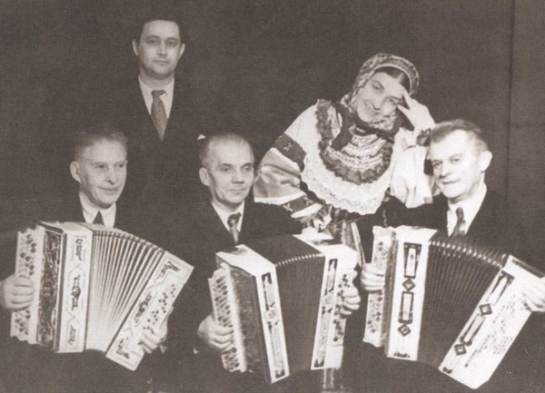 Иллюстрация к книге — Лидия Русланова. Душа-певица [i_020.jpg]