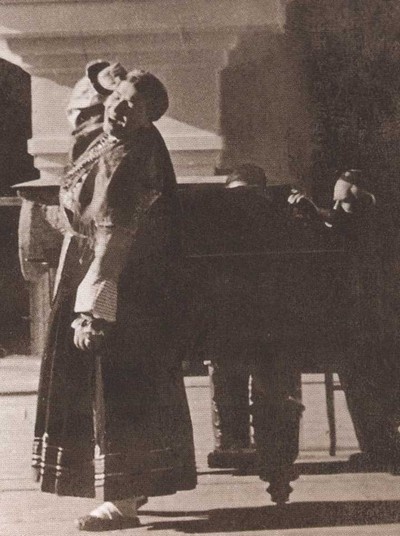 Иллюстрация к книге — Лидия Русланова. Душа-певица [i_024.jpg]