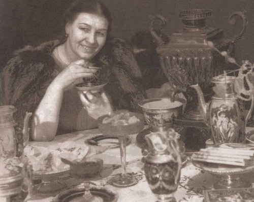 Иллюстрация к книге — Лидия Русланова. Душа-певица [i_028.jpg]