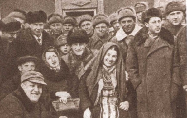 Иллюстрация к книге — Лидия Русланова. Душа-певица [i_038.jpg]