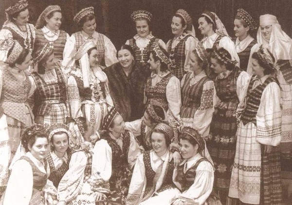 Иллюстрация к книге — Лидия Русланова. Душа-певица [i_046.jpg]