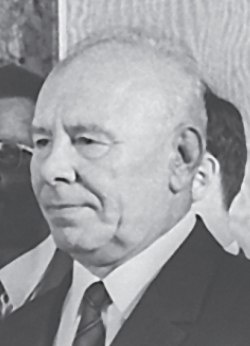 Иллюстрация к книге — Брежнев [i_052.jpg]