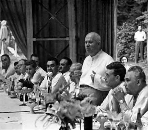 Иллюстрация к книге — Фурцева [i_013.jpg]