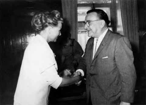 Иллюстрация к книге — Фурцева [i_017.jpg]