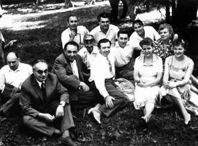 Иллюстрация к книге — Фурцева [i_019.jpg]